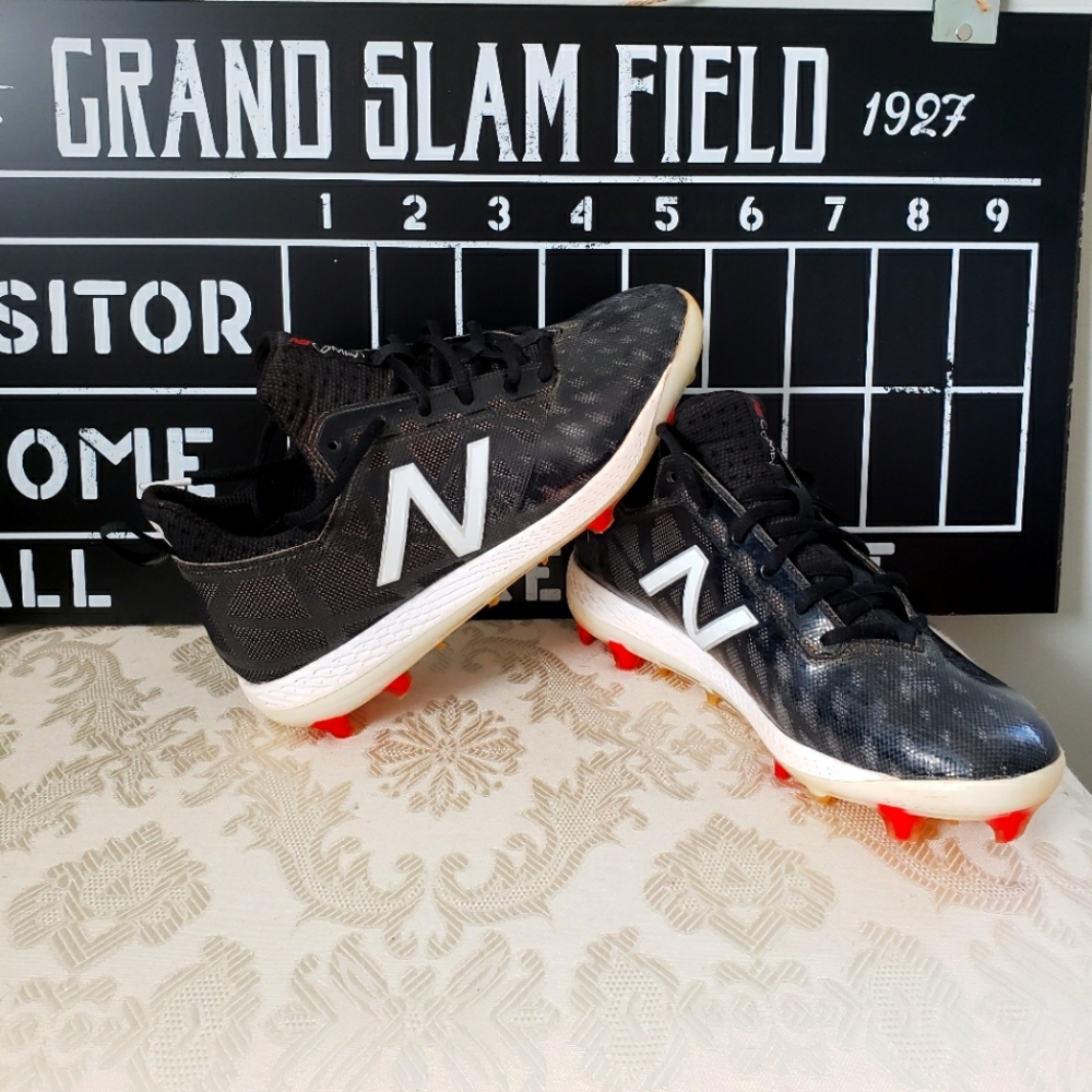 New Balance youth baseball cleats size 5